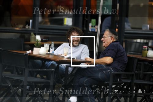 Amsterdam 31 mei 2018
Javier Guzman op terras met â€¦..