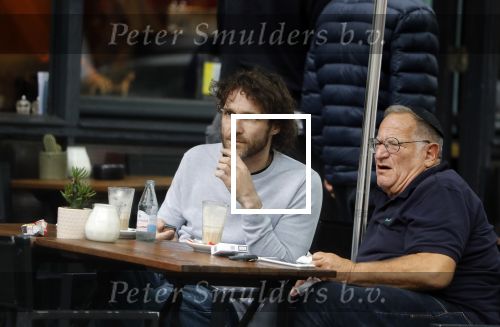 Amsterdam 31 mei 2018
Javier Guzman op terras met â€¦..