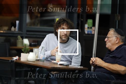 Amsterdam 31 mei 2018
Javier Guzman op terras met â€¦..