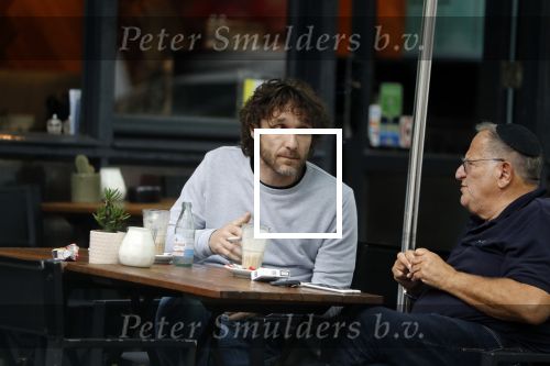 Amsterdam 31 mei 2018
Javier Guzman op terras met â€¦..