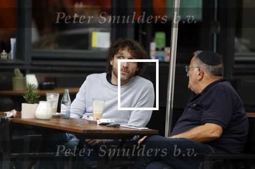 Amsterdam 31 mei 2018
Javier Guzman op terras met â€¦..