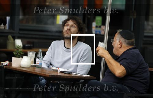 Amsterdam 31 mei 2018
Javier Guzman op terras met â€¦..