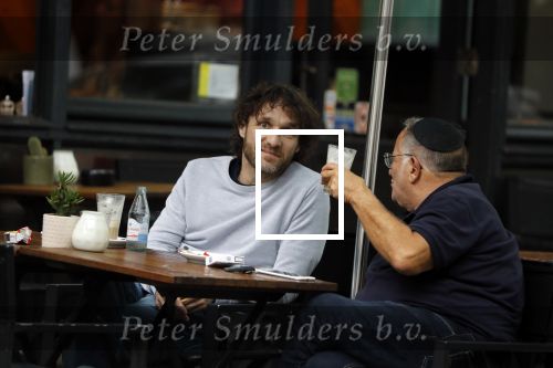 Amsterdam 31 mei 2018
Javier Guzman op terras met â€¦..