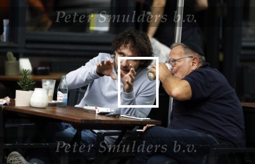 Amsterdam 31 mei 2018
Javier Guzman op terras met â€¦..