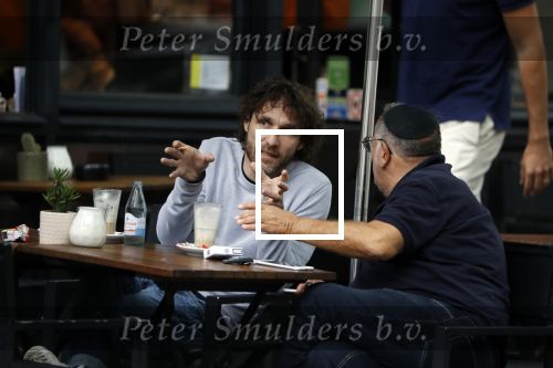 Amsterdam 31 mei 2018
Javier Guzman op terras met â€¦..