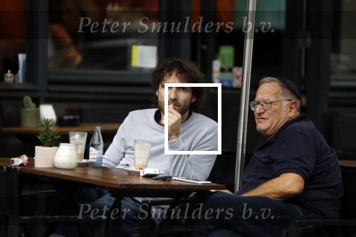 Amsterdam 31 mei 2018
Javier Guzman op terras met â€¦..