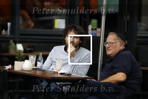 Amsterdam 31 mei 2018
Javier Guzman op terras met â€¦..