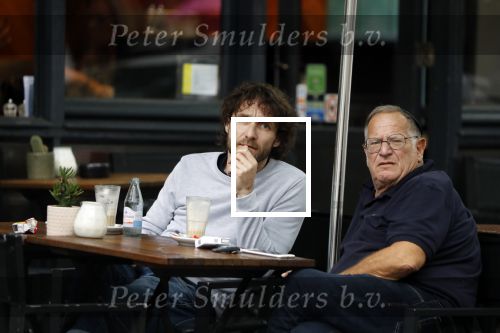 Amsterdam 31 mei 2018
Javier Guzman op terras met â€¦..