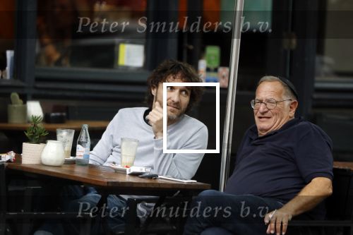 Amsterdam 31 mei 2018
Javier Guzman op terras met â€¦..