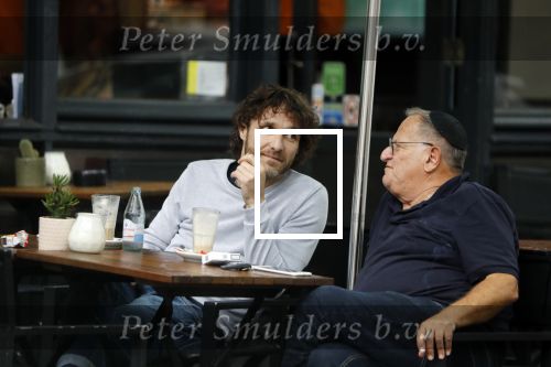 Amsterdam 31 mei 2018
Javier Guzman op terras met â€¦..