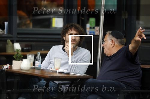 Amsterdam 31 mei 2018
Javier Guzman op terras met â€¦..