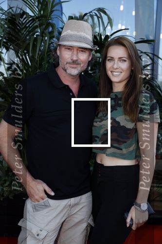 Amsterdam 5 juni 2018
Premiere Jurassic world in het amsterdam theater. Jeroen Nieuwenhuizen met vriendin