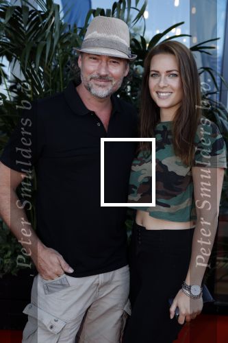 Amsterdam 5 juni 2018
Premiere Jurassic world in het amsterdam theater. Jeroen Nieuwenhuizen met vriendin