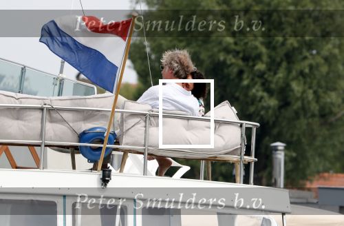 Amsterdam / Loosdrecht 12 mei 2018
Jeroen Pauw en zijn vriendin Zoe doen boodschappen in Amsterdam waarna ze naar hun boot in Loosdrecht rijden.