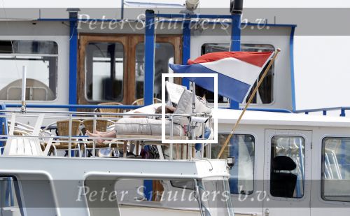Amsterdam / Loosdrecht 12 mei 2018
Jeroen Pauw en zijn vriendin Zoe doen boodschappen in Amsterdam waarna ze naar hun boot in Loosdrecht rijden.