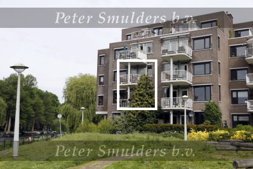 Amsterdam / Loosdrecht 12 mei 2018
Jeroen Pauw en zijn vriendin Zoe doen boodschappen in Amsterdam waarna ze naar hun boot in Loosdrecht rijden.