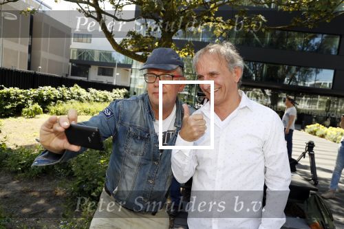 Amsterdam 28 mei 2018
Rechtszaak Patricia Paay tegen Geen Stijl en Eendevanger. Patricia kwam met haar man Robbert Hinfelaar naar de rechtbank in Amsterdam. Johan Vlemmix was ook aanwezig.