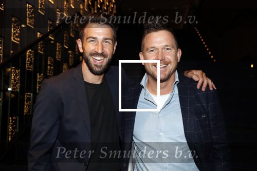 Utrecht 2 juni 2018
Gala van Wesley Sneijder in Hoptel v d Valk. Wesley kreeg een belangrijke onderscheiding van de gemeente Utrecht buit bhanden van Burgemeester Jan v Zanen. Yolanthe Sneijder Cabau v Kasbergen feliciteerde hem. Johnny de Mol met goede vriend Mark Schaaf