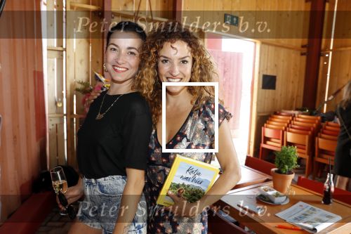 Amsterdam 31 mei 2018
Boekpresentatie Katja Schuurman â€œKatja was Hierâ€ Katja met zus Birgit