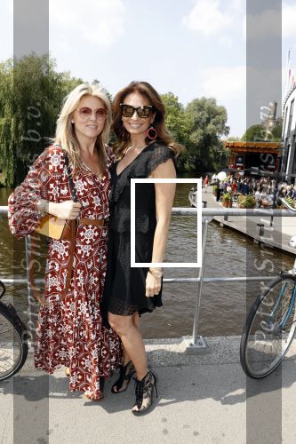 Amsterdam 7 juni 2018
Talkies terras award bij sushisamba in Amsterdam. Leontine Borsato met Lonneke Notenboom