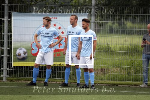 Durgerdam 31 mei 2018 
Presentatie Cast Allstars , Cast: Kees Boot, Lucas Hamming, Levi van Kempen, Jim Bakkum, Urvin Monte, Mike Weerts, Jasper Demollin, Alex Hendrickx en Bart van den Donker tijdens de perspresentatie van All Stars de Musical bij voetbalvereniging DRC te Durgerdam. Ook aanwezig Jean v d Velde Thomas Acda Frank Lammers Frederik Brom Cas Jansen en Yannick v d Velde.