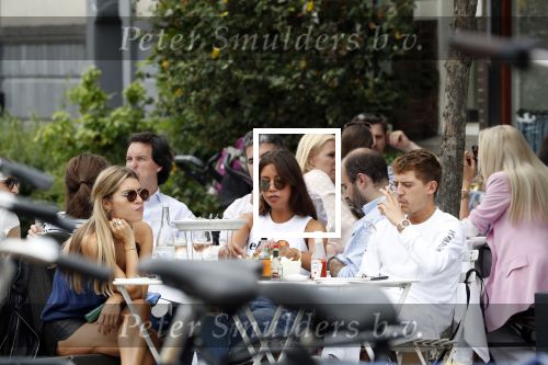 Amsterdam 9 juni 2018
Lil Kleine op terras met zijn vriendin Jaimy Vaes.