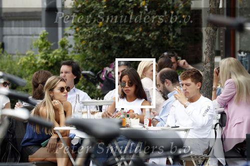 Amsterdam 9 juni 2018
Lil Kleine op terras met zijn vriendin Jaimy Vaes.