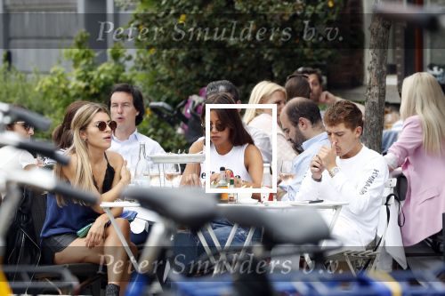 Amsterdam 9 juni 2018
Lil Kleine op terras met zijn vriendin Jaimy Vaes.