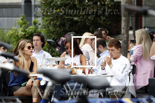 Amsterdam 9 juni 2018
Lil Kleine op terras met zijn vriendin Jaimy Vaes.