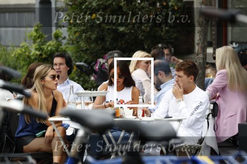 Amsterdam 9 juni 2018
Lil Kleine op terras met zijn vriendin Jaimy Vaes.