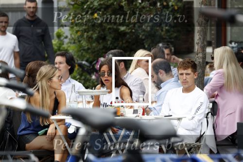 Amsterdam 9 juni 2018
Lil Kleine op terras met zijn vriendin Jaimy Vaes.