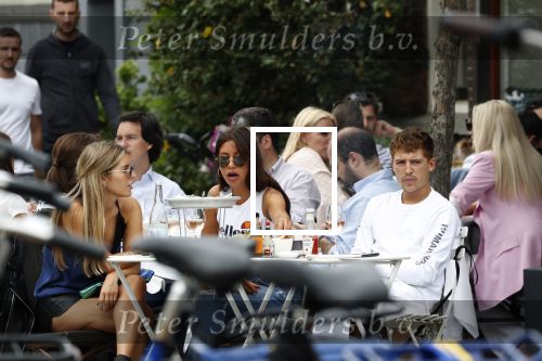 Amsterdam 9 juni 2018
Lil Kleine op terras met zijn vriendin Jaimy Vaes.