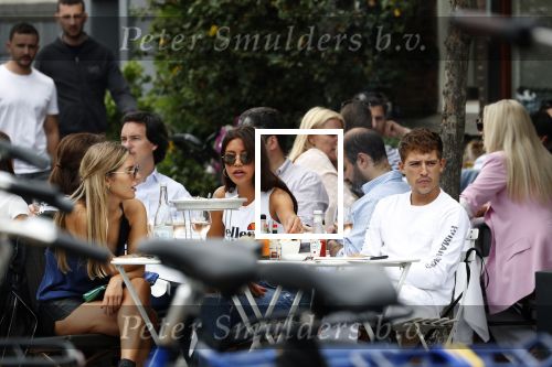 Amsterdam 9 juni 2018
Lil Kleine op terras met zijn vriendin Jaimy Vaes.