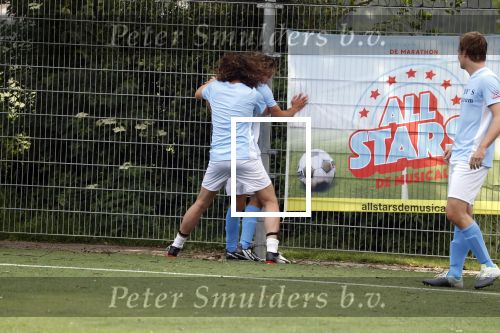Durgerdam 31 mei 2018 
Presentatie Cast Allstars , Cast: Kees Boot, Lucas Hamming, Levi van Kempen, Jim Bakkum, Urvin Monte, Mike Weerts, Jasper Demollin, Alex Hendrickx en Bart van den Donker tijdens de perspresentatie van All Stars de Musical bij voetbalvereniging DRC te Durgerdam. Ook aanwezig Jean v d Velde Thomas Acda Frank Lammers Frederik Brom Cas Jansen en Yannick v d Velde.