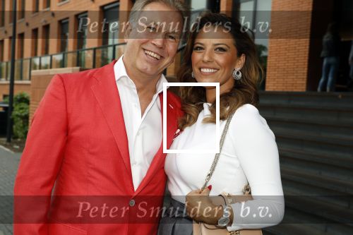 Utrecht 2 juni 2018
Gala van Wesley Sneijder in Hoptel v d Valk. Wesley kreeg een belangrijke onderscheiding van de gemeente Utrecht buit bhanden van Burgemeester Jan v Zanen. Yolanthe Sneijder Cabau v Kasbergen feliciteerde hem. Marcel Boekhoorn met zijn vriendin Rebecca Cabau