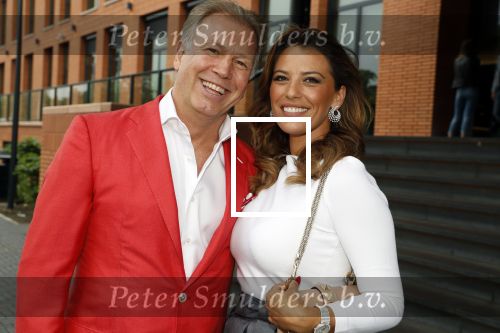 Utrecht 2 juni 2018
Gala van Wesley Sneijder in Hoptel v d Valk. Wesley kreeg een belangrijke onderscheiding van de gemeente Utrecht buit bhanden van Burgemeester Jan v Zanen. Yolanthe Sneijder Cabau v Kasbergen feliciteerde hem. Marcel Boekhoorn met zijn vriendin Rebecca Cabau