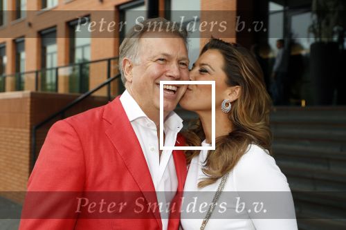 Utrecht 2 juni 2018
Gala van Wesley Sneijder in Hoptel v d Valk. Wesley kreeg een belangrijke onderscheiding van de gemeente Utrecht buit bhanden van Burgemeester Jan v Zanen. Yolanthe Sneijder Cabau v Kasbergen feliciteerde hem. Marcel Boekhoorn met zijn vriendin Rebecca Cabau