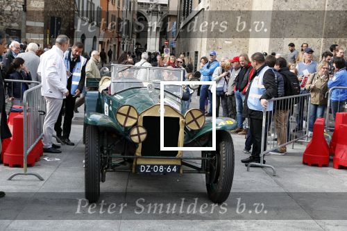 Brescia 15 mei 2018
Marco Geeratz doe mee met de Mille Miglia. Hij rijdt samen met Alex von Mozer. Ze rijden in een Lancia Lambda uit 1928