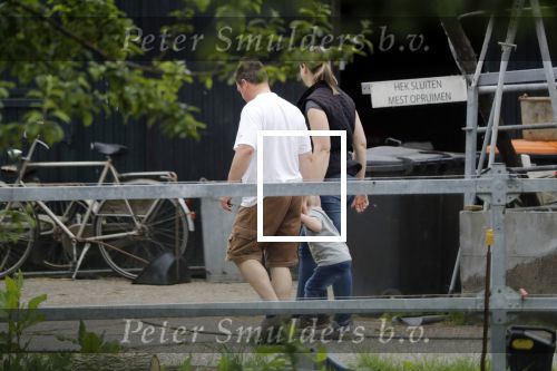Wijdewormer 22 mei 2018
Marnix Knetemann isa een van de deelnemers aan boer zoekt vrouw.
Wijdewormer 22 mei 2018
Elise Knetemann met zoontje op bezoek bij haar broer Marnix Knetemann