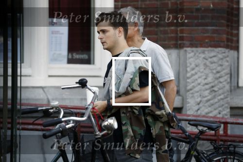 Amsterdam 6 juni 2018
Martin Garrix aan het winkelen met zijn vader en moeder (ouders)