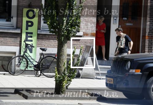 Amsterdam 6 juni 2018
Martin Garrix aan het winkelen met zijn vader en moeder (ouders)