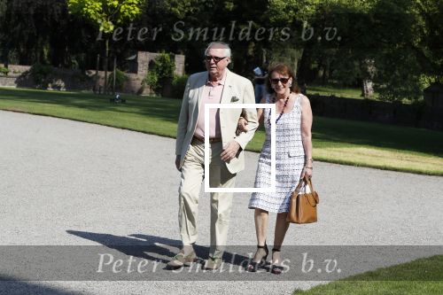 Haarzuilens 6 juni 2018
Opening expositie in kasteel de haar met oa Rene Mioch Annewil Blankers Renee Soutendijk en Willeke v Ammelrooij. Matthijs v Heijningen met vrouw