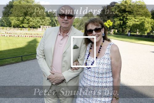 Haarzuilens 6 juni 2018
Opening expositie in kasteel de haar met oa Rene Mioch Annewil Blankers Renee Soutendijk en Willeke v Ammelrooij. Matthijs v Heijningen met vrouw