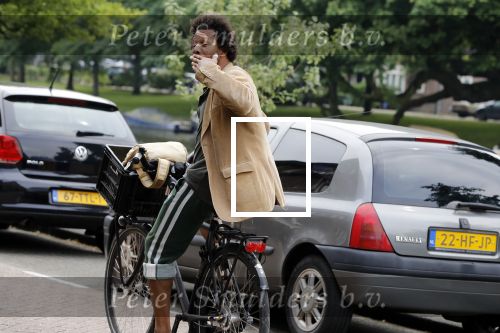 Amsterdam 23 mei 2018
Mike Libanon met blote voeten op de fiets.