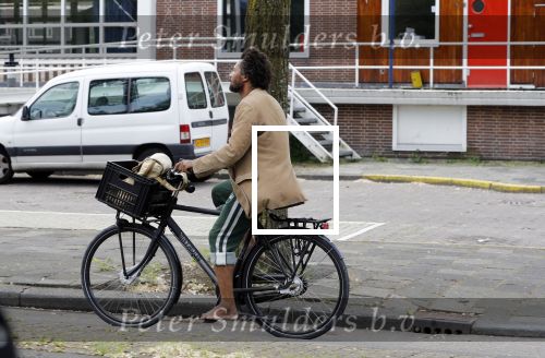 Amsterdam 23 mei 2018
Mike Libanon met blote voeten op de fiets.