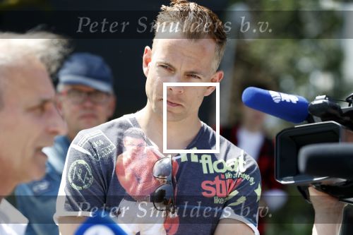 Amsterdam 28 mei 2018
Rechtszaak Patricia Paay tegen Geen Stijl en Eendevanger. Patricia kwam met haar man Robbert Hinfelaar naar de rechtbank in Amsterdam. Johan Vlemmix was ook aanwezig. Story verslaggever Nick Dijkman