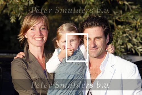 Uitdam 8 augustus 2007
Katja Schuurman en Thijs Romer vieren in de tuin van hun nieuwe huis het 1 jarig huwelijk. Nienke Romer met man en dochter
Peter Smulders bv