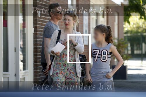 Maarssen  7 mei 2018
Noortje Herelaar (zwanger ) en Barry Atsma met zijn kinderen bij verloskundige