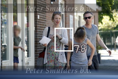 Maarssen  7 mei 2018
Noortje Herelaar (zwanger ) en Barry Atsma met zijn kinderen bij verloskundige