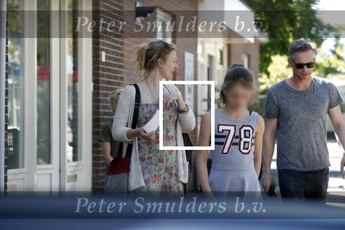 Maarssen  7 mei 2018
Noortje Herelaar (zwanger ) en Barry Atsma met zijn kinderen bij verloskundige